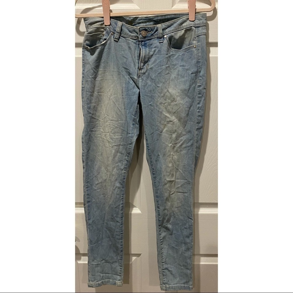 Women's Jean's​​​​​​​​​​​​